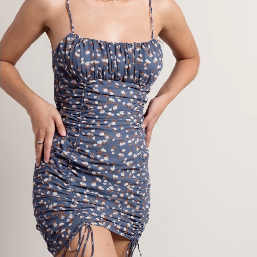 Blue Floral Mini Dress with Strings and Partailly Open Back